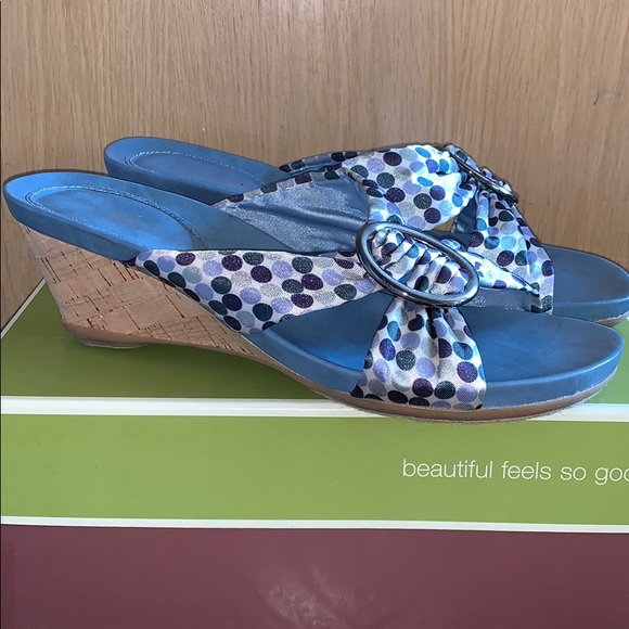 Naturalizer Blue Polka Dot Sandals - Picture 5 of 6